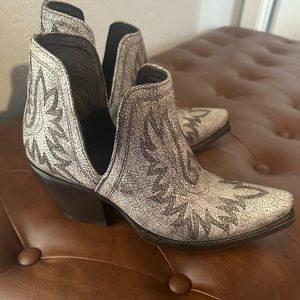 Ariat Women Dixon Leather Ankle Boot